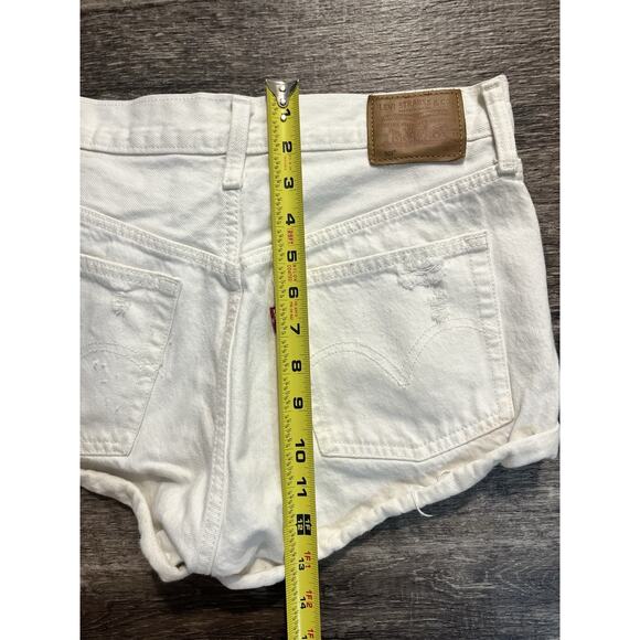 Levi 501 Womens White Denim Shorts High Rise Raw Hem Size 12 (32” Waist) - Picture 4 of 6
